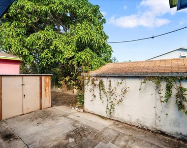 205 Palm Street - Photo Thumbnail 17