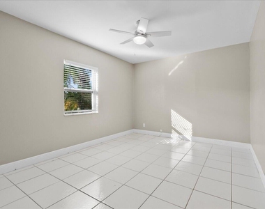 205 Palm Street - Photo Thumbnail 10