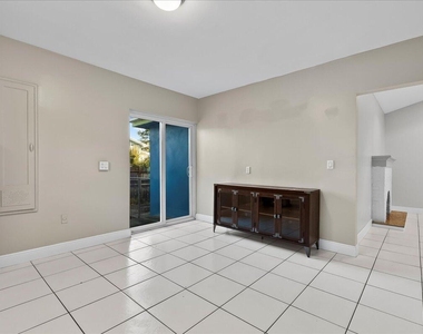 205 Palm Street - Photo Thumbnail 9