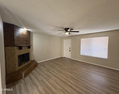 7556 W Turney Avenue - Photo Thumbnail 2