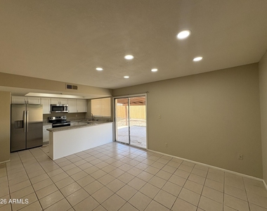 7556 W Turney Avenue - Photo Thumbnail 6