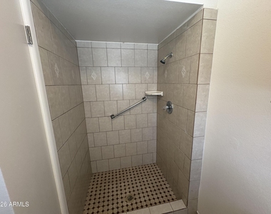 7556 W Turney Avenue - Photo Thumbnail 13