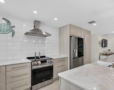 2681 Ne 16th Street - Photo Thumbnail 9