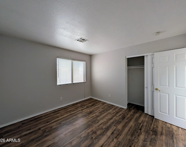 15748 W Paradise Lane - Photo Thumbnail 50
