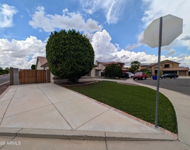 15748 W Paradise Lane - Photo Thumbnail 1