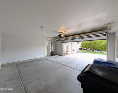 15748 W Paradise Lane - Photo Thumbnail 59
