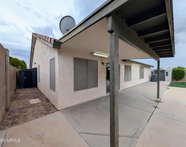 15748 W Paradise Lane - Photo Thumbnail 64