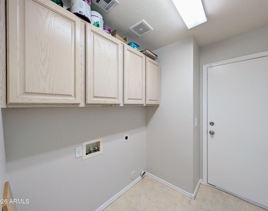 15748 W Paradise Lane - Photo Thumbnail 53
