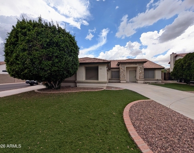 15748 W Paradise Lane - Photo Thumbnail 2