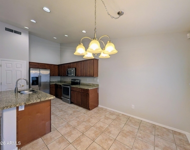 15748 W Paradise Lane - Photo Thumbnail 20