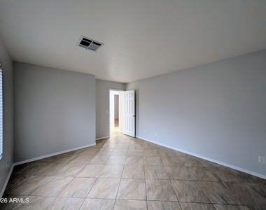 15748 W Paradise Lane - Photo Thumbnail 56