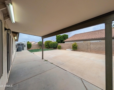 15748 W Paradise Lane - Photo Thumbnail 62