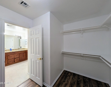 15748 W Paradise Lane - Photo Thumbnail 39