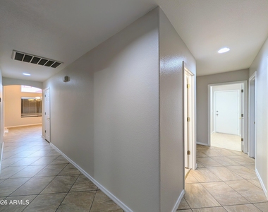 15748 W Paradise Lane - Photo Thumbnail 41