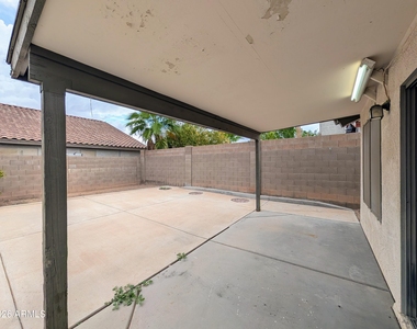 15748 W Paradise Lane - Photo Thumbnail 63