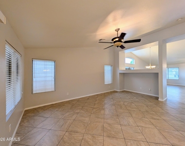 15748 W Paradise Lane - Photo Thumbnail 24