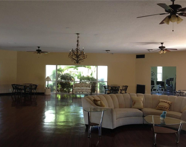 2000 Springdale Boulevard - Photo Thumbnail 13