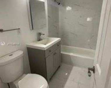 751 Nw 18th Street - Photo Thumbnail 4