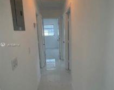 751 Nw 18th Street - Photo Thumbnail 3