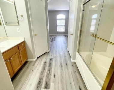 16200 W Moreland Street - Photo Thumbnail 13
