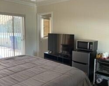 9978 N Springs Way - Photo Thumbnail 7