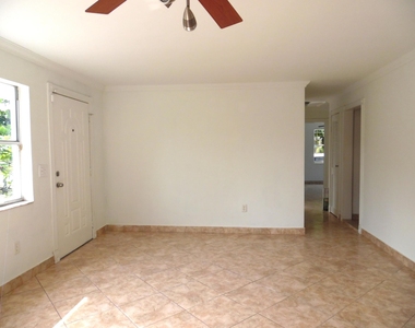 1205 Mathis Street - Photo Thumbnail 2