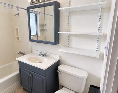 11400 N 112th Drive - Photo Thumbnail 3