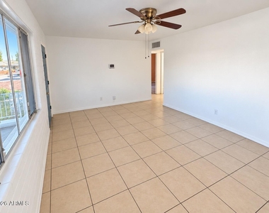 11400 N 112th Drive - Photo Thumbnail 2