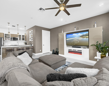 1025 Ne 18th Avenue - Photo Thumbnail 14
