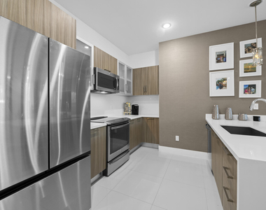 1025 Ne 18th Avenue - Photo Thumbnail 16