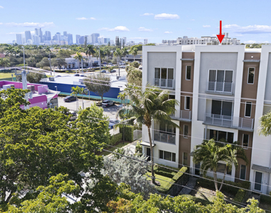 1025 Ne 18th Avenue - Photo Thumbnail 9