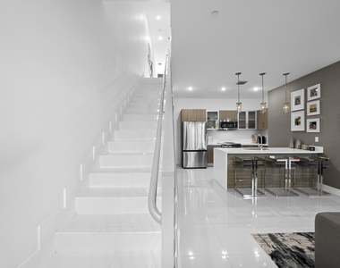 1025 Ne 18th Avenue - Photo Thumbnail 13
