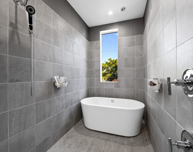 1025 Ne 18th Avenue - Photo Thumbnail 6