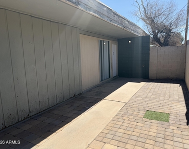 2030 W Cactus Road - Photo Thumbnail 7