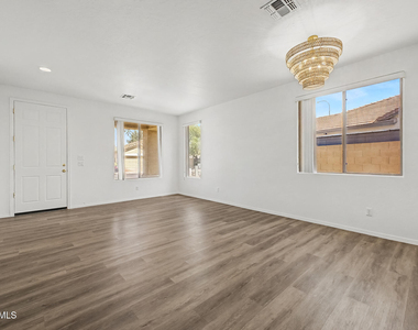 4255 E Cherry Hills Drive - Photo Thumbnail 3