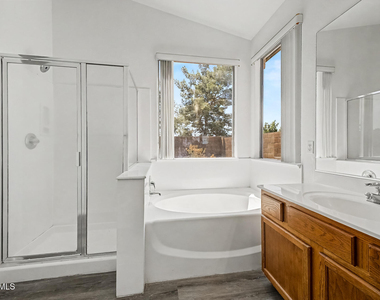 4255 E Cherry Hills Drive - Photo Thumbnail 18