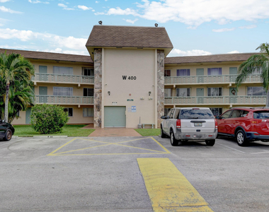 400 Village Green Circle W - Photo Thumbnail 1
