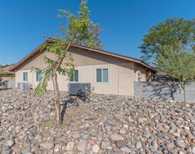 303 E Ludlow Drive - Photo Thumbnail 1