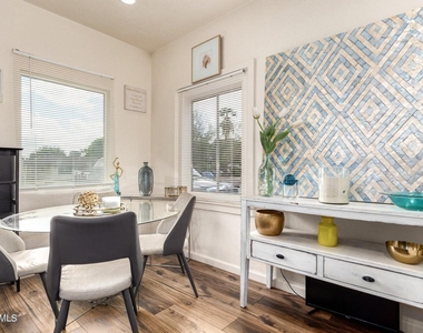 3434 E Cambridge Avenue - Photo Thumbnail 5