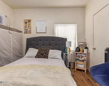 3434 E Cambridge Avenue - Photo Thumbnail 10