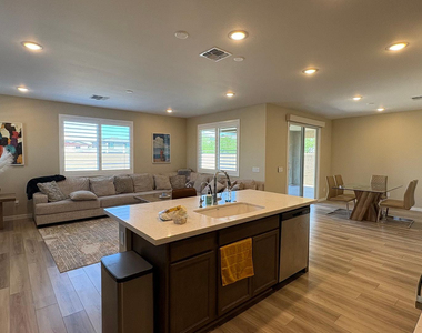 17744 W Cassia Way - Photo Thumbnail 12