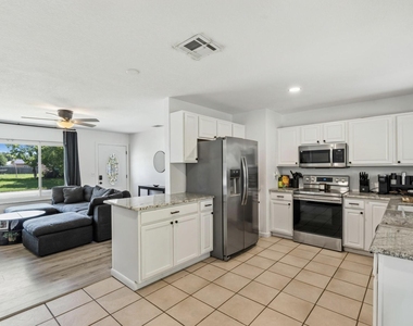 745 21st Street Sw - Photo Thumbnail 2