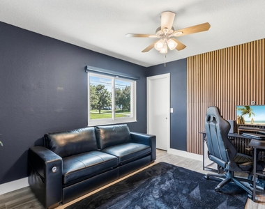 745 21st Street Sw - Photo Thumbnail 5