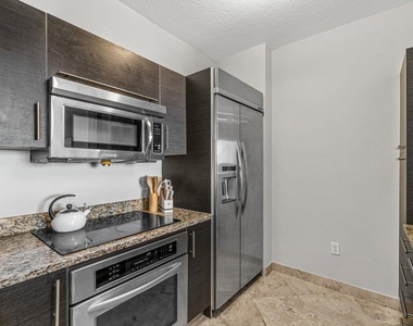 550 Okeechobee Boulevard - Photo Thumbnail 10