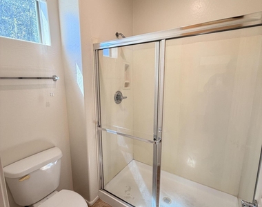 15240 N 142nd Avenue - Photo Thumbnail 19