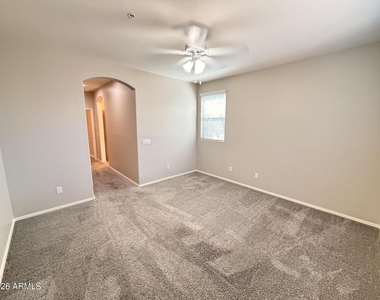 15240 N 142nd Avenue - Photo Thumbnail 17