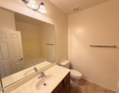 15240 N 142nd Avenue - Photo Thumbnail 28