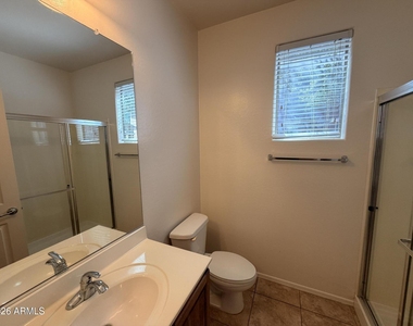 15240 N 142nd Avenue - Photo Thumbnail 33