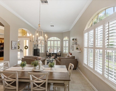 8809 Champions Way - Photo Thumbnail 17