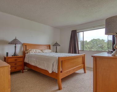 4489 Luxemburg Court - Photo Thumbnail 6